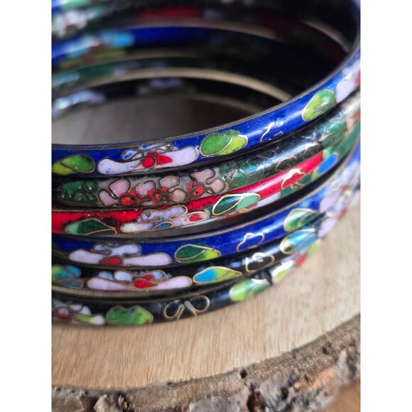 Colorful Floral Enamel Bangle Set - Picture 5 of 7